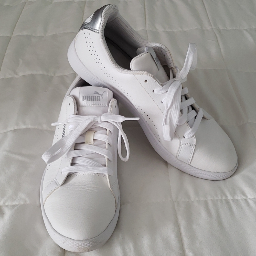 White Puma Tennis Shoes Size 9